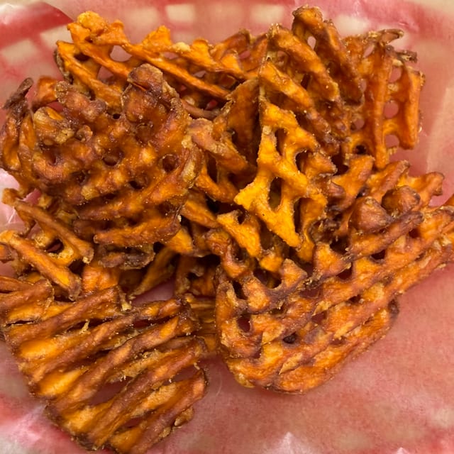 Waffle Sweet Potato Fries with Sriracha Mayo.